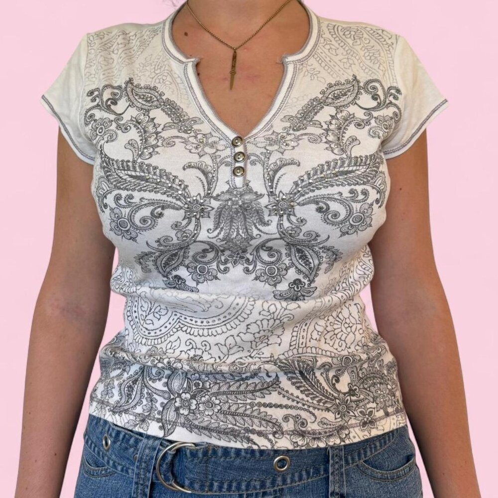 new directions petite white and gray paisley print henley tee